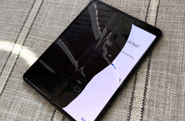 Samsung, Galaxy Fold Ekran Faciası Hakkında Açıklama Yaptı